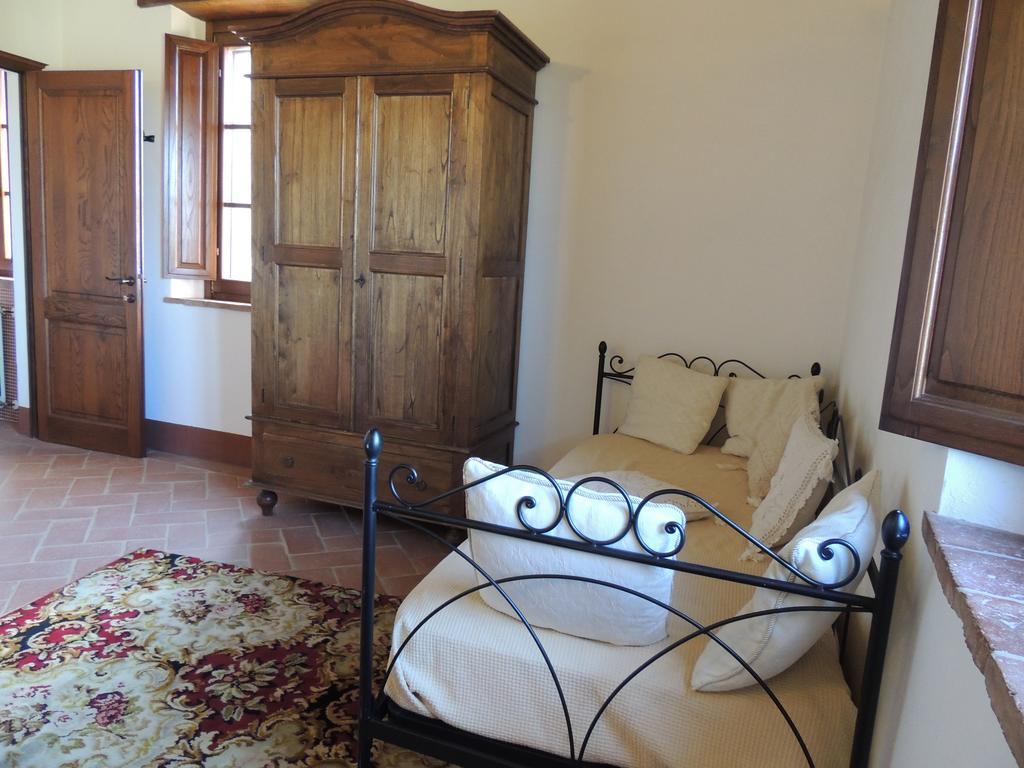 Agriturismo Pianoia Πιέντσα Εξωτερικό φωτογραφία